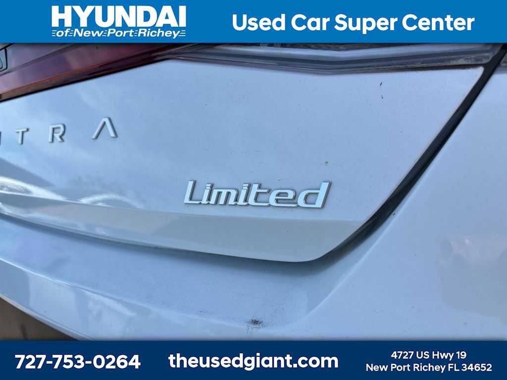 Used 2024 Hyundai Elantra Limited image 5