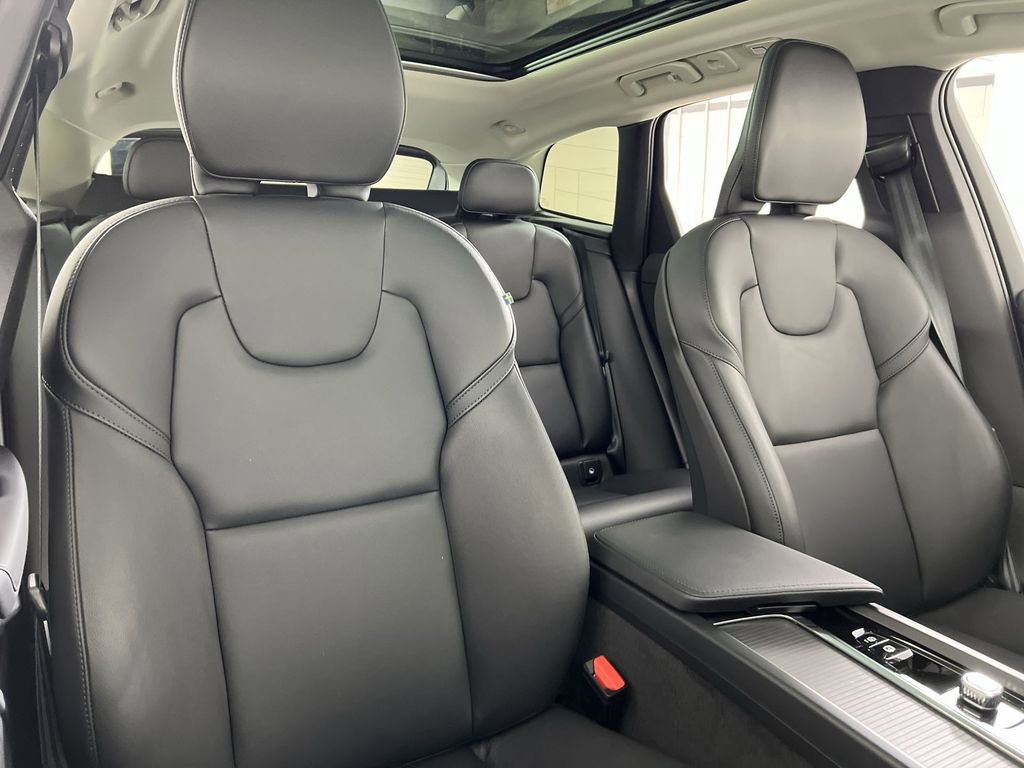 Certified 2025 Volvo XC60 B5 Core w/ Climate Package image 25