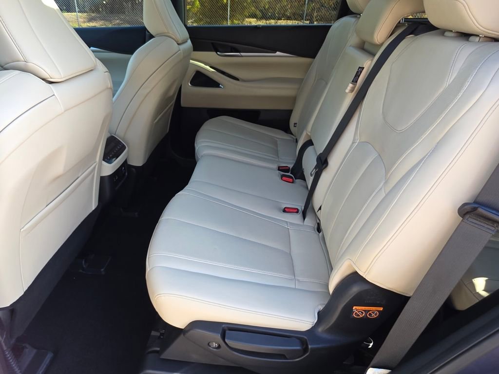 Used 2022 INFINITI QX60 Sensory w/ Cargo Package image 24