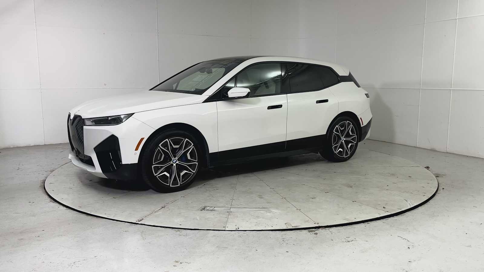 Certified 2023 BMW iX xDrive50 w/ Premium Package image 6