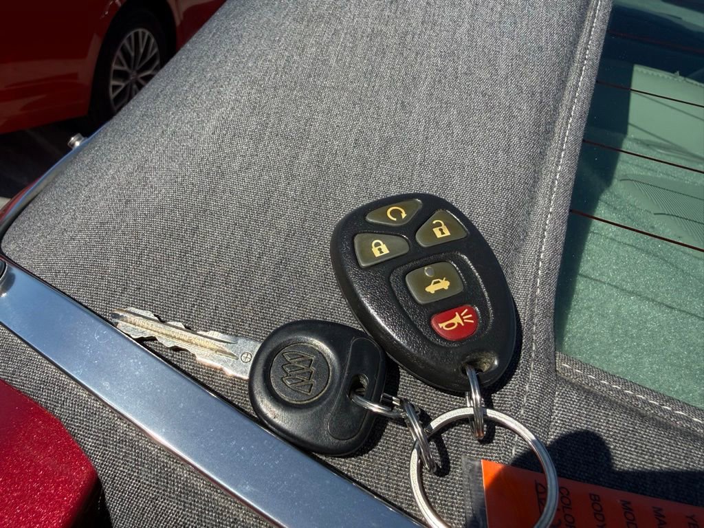 Used 2008 Buick Lucerne CXL w/ Ultra Confidence Package image 31