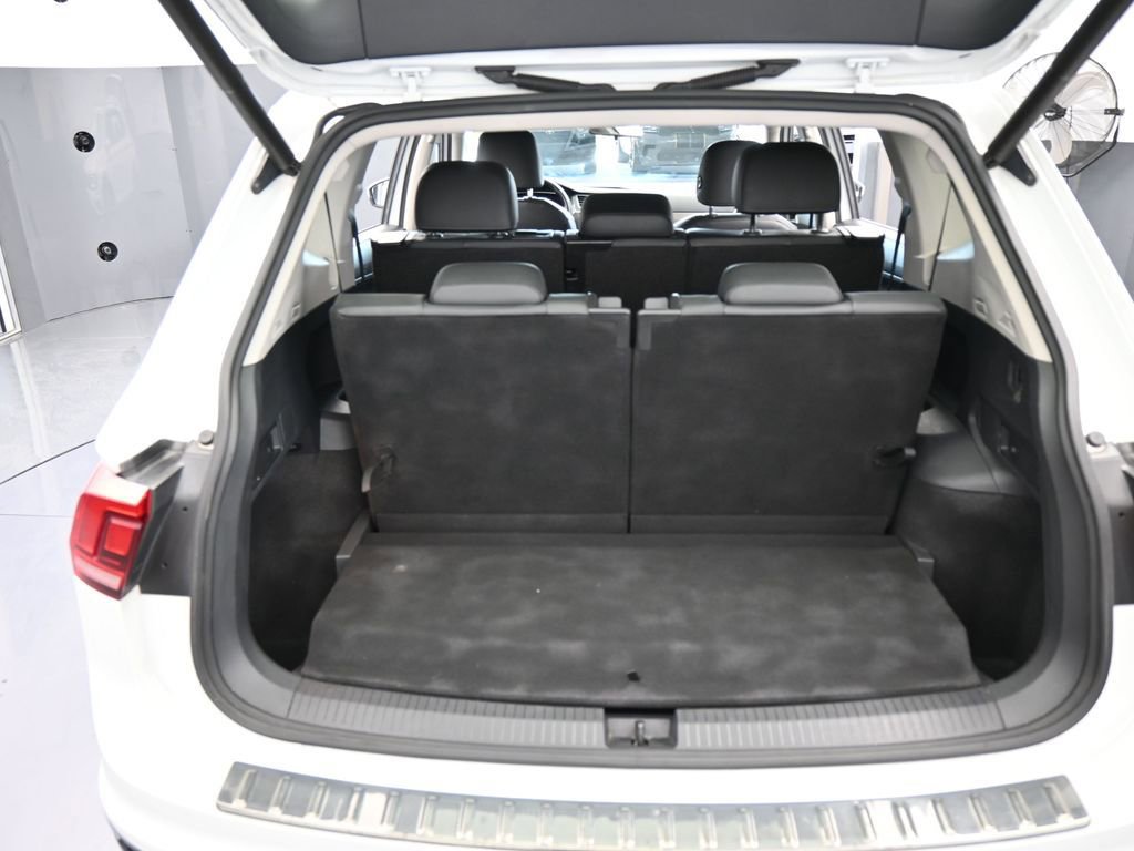 Used 2019 Volkswagen Tiguan SEL image 41