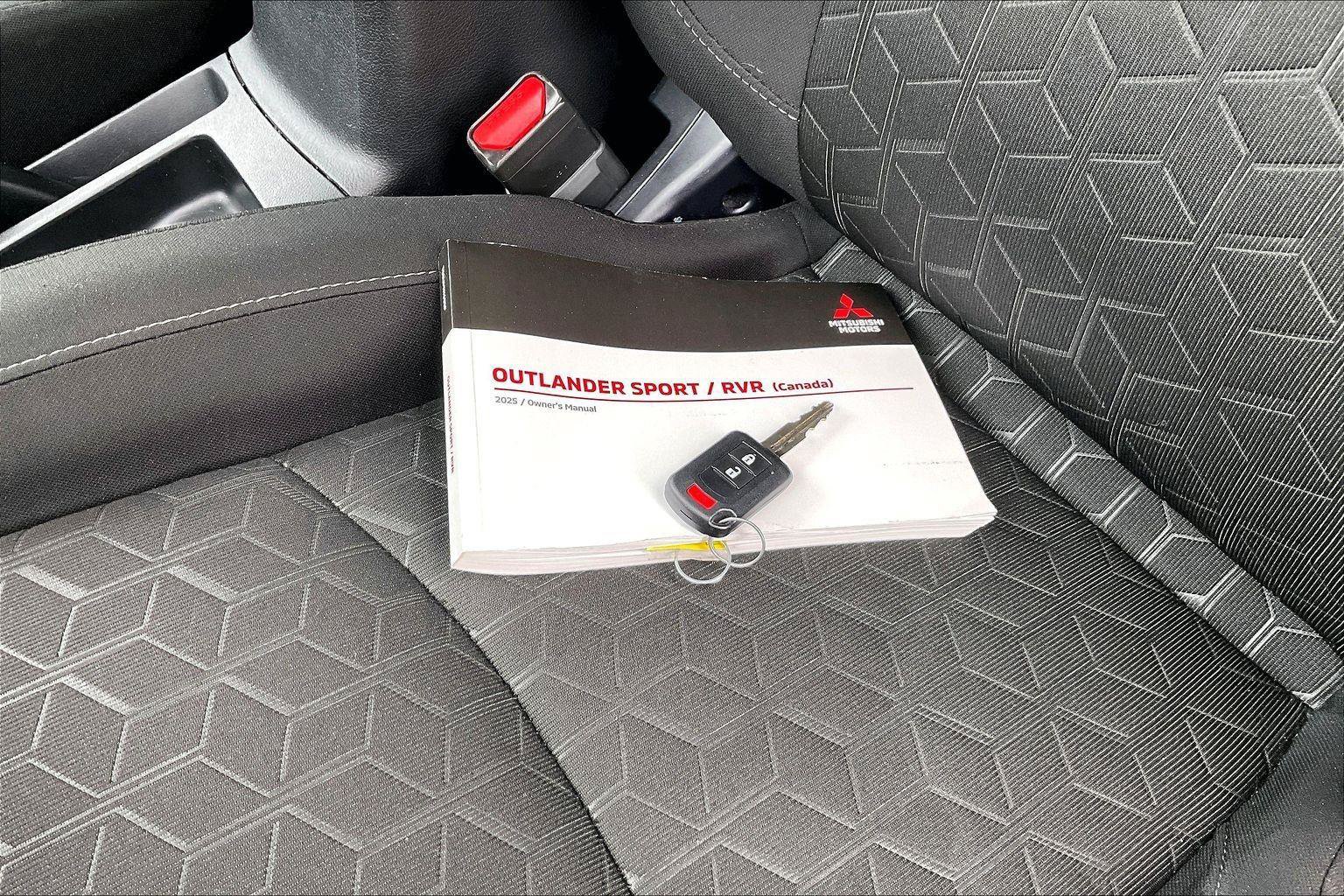 Used 2025 Mitsubishi Outlander Sport AWD image 12