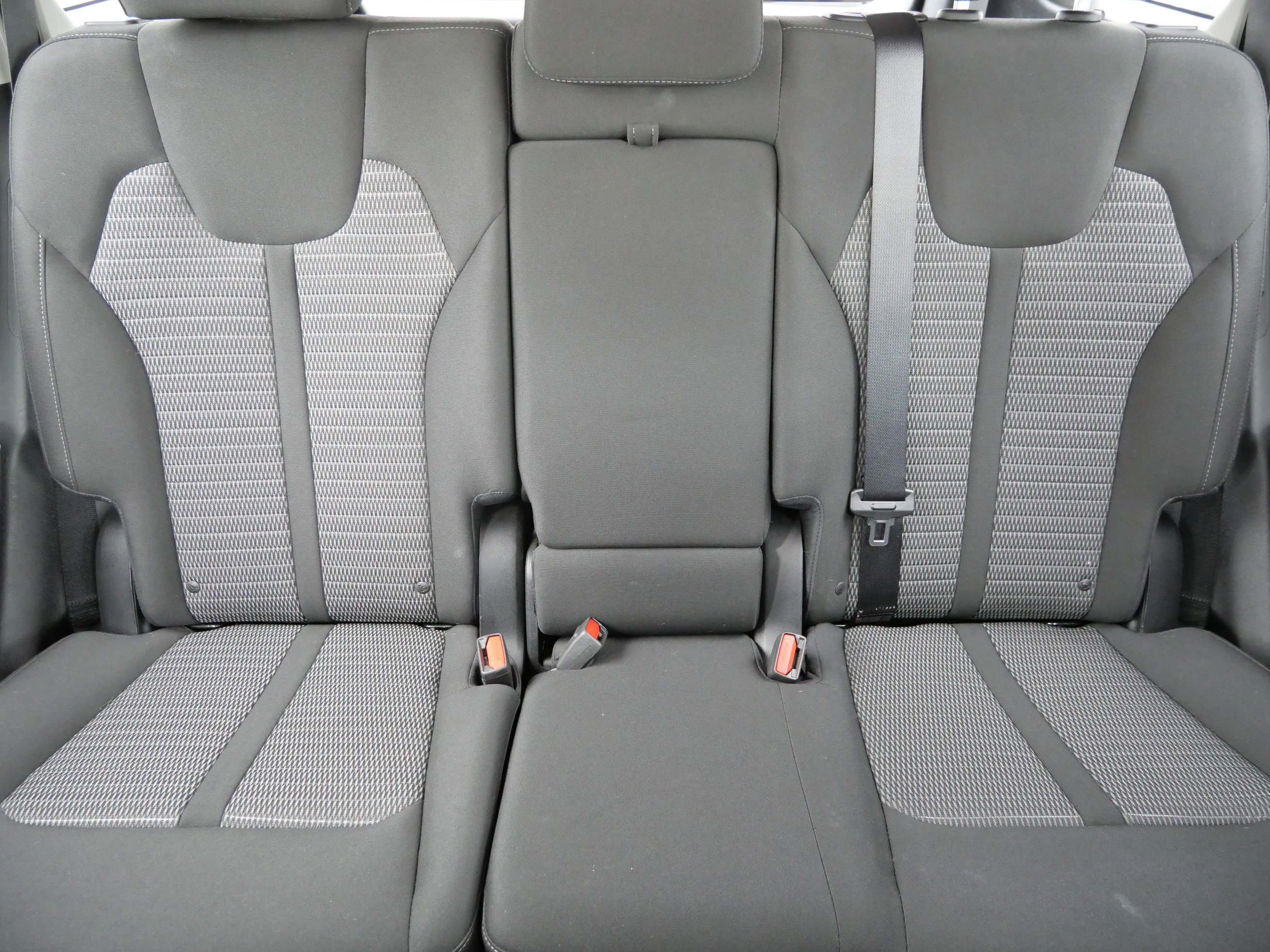 Used 2023 Kia Sorento LX image 13