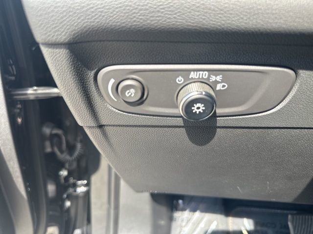 Used 2023 Buick Envision Preferred image 34