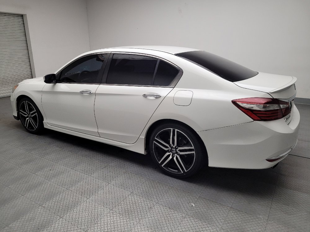 Used 2017 Honda Accord Sport image 3