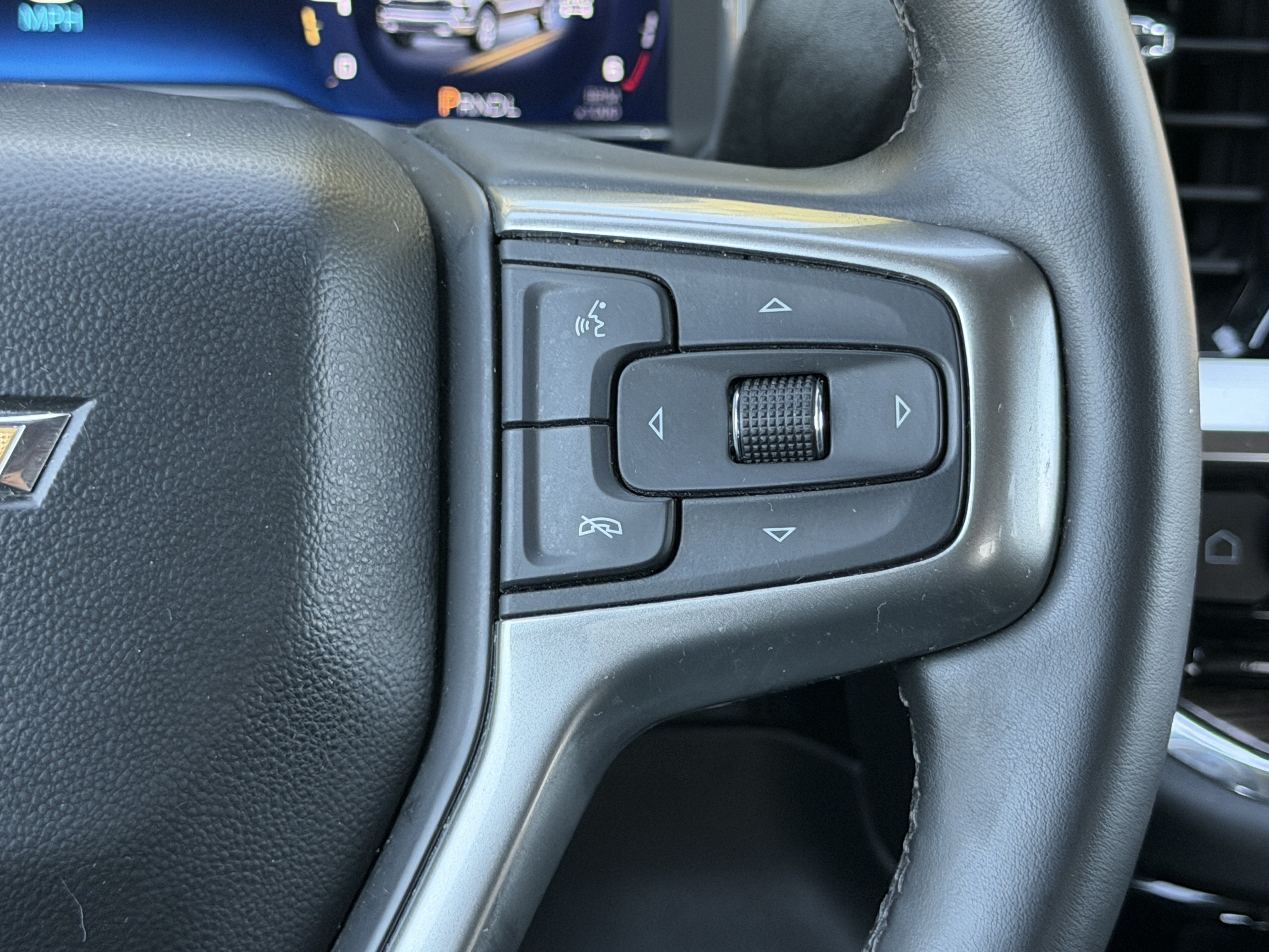 Used 2023 Chevrolet Silverado 1500 LT AWD/4WD image 31