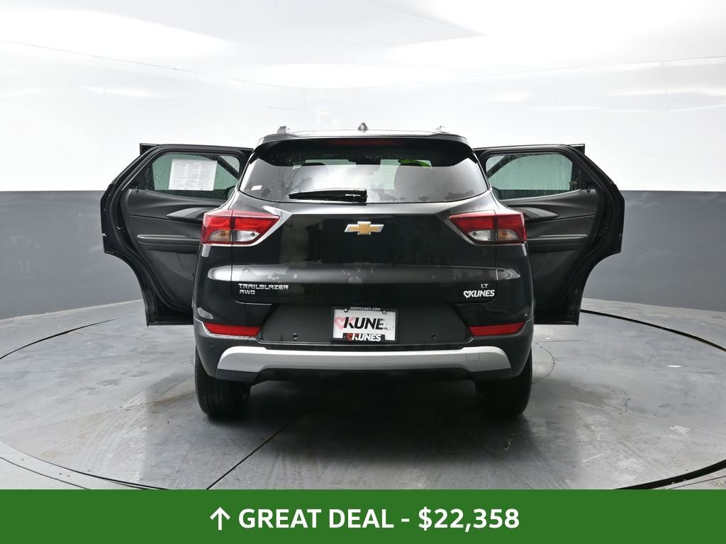 Used 2025 Chevrolet TrailBlazer LT w/ Driver Confidence Package image 36