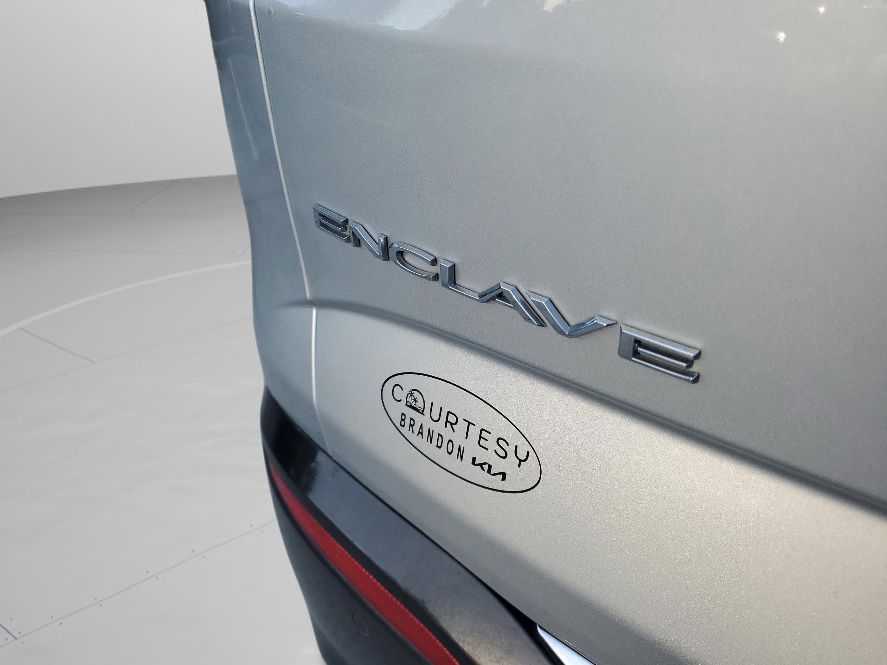 Used 2022 Buick Enclave Essence w/ Sport Touring Edition image 9