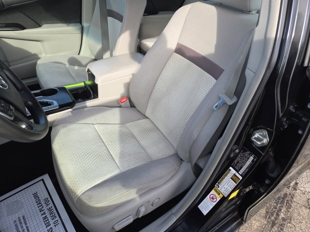 Used 2014 Toyota Camry L image 13