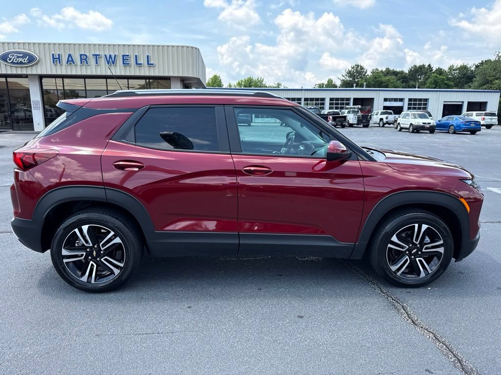 Used 2025 Chevrolet TrailBlazer LT w/ LPO, Blackout Package FWD image 23