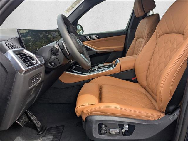 New 2026 BMW X5 xDrive50e w/ M Sport Package AWD/4WD image 4