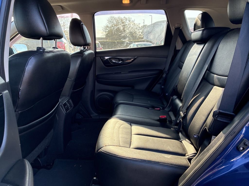 Used 2017 Nissan Rogue SL w/ SL Premium Package image 21