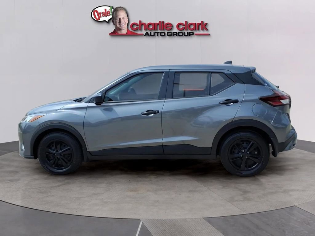 Used 2025 Nissan Kicks Play S image 2