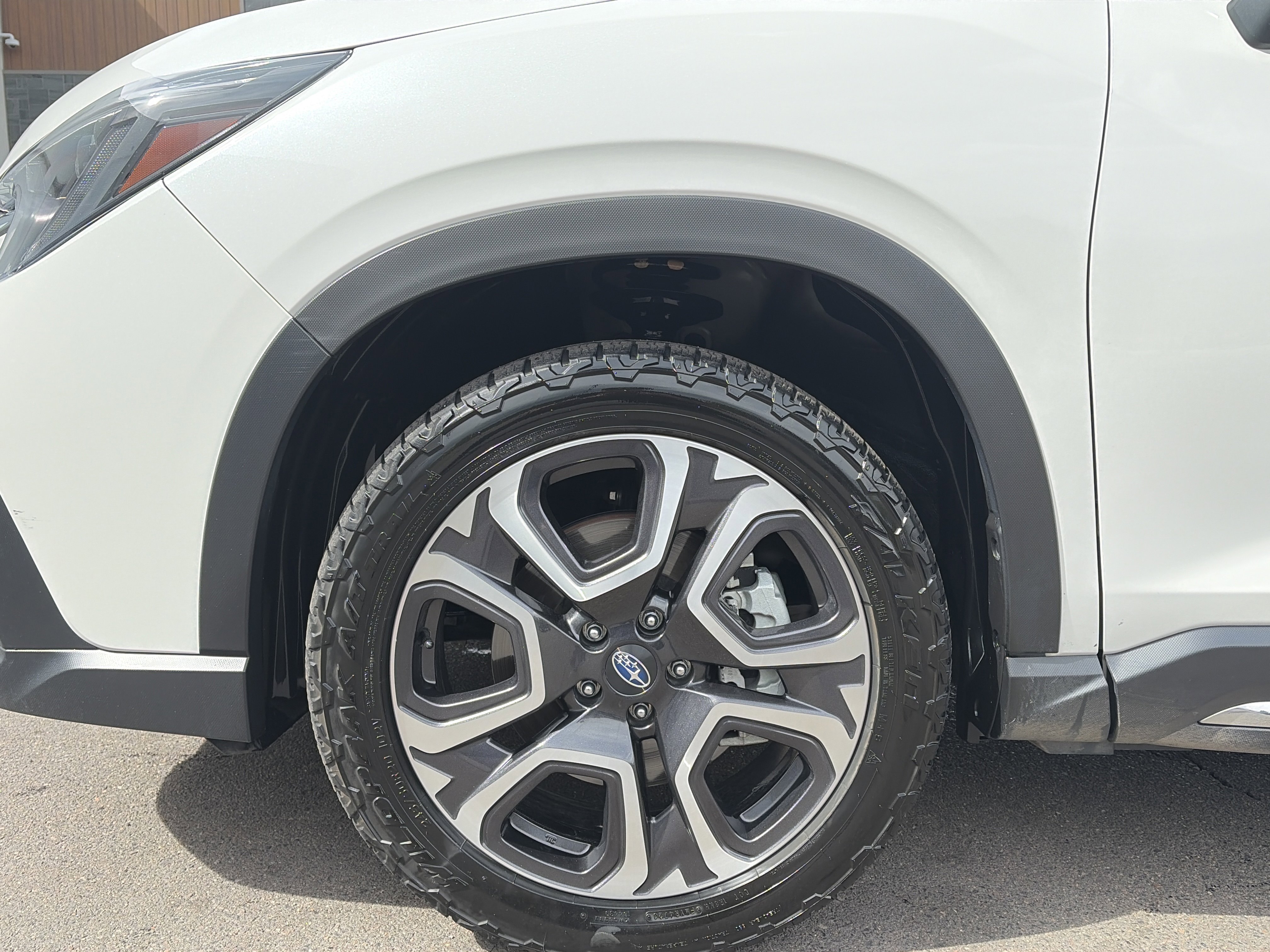 Used 2023 Subaru Ascent Limited w/ Technology Package AWD/4WD image 10