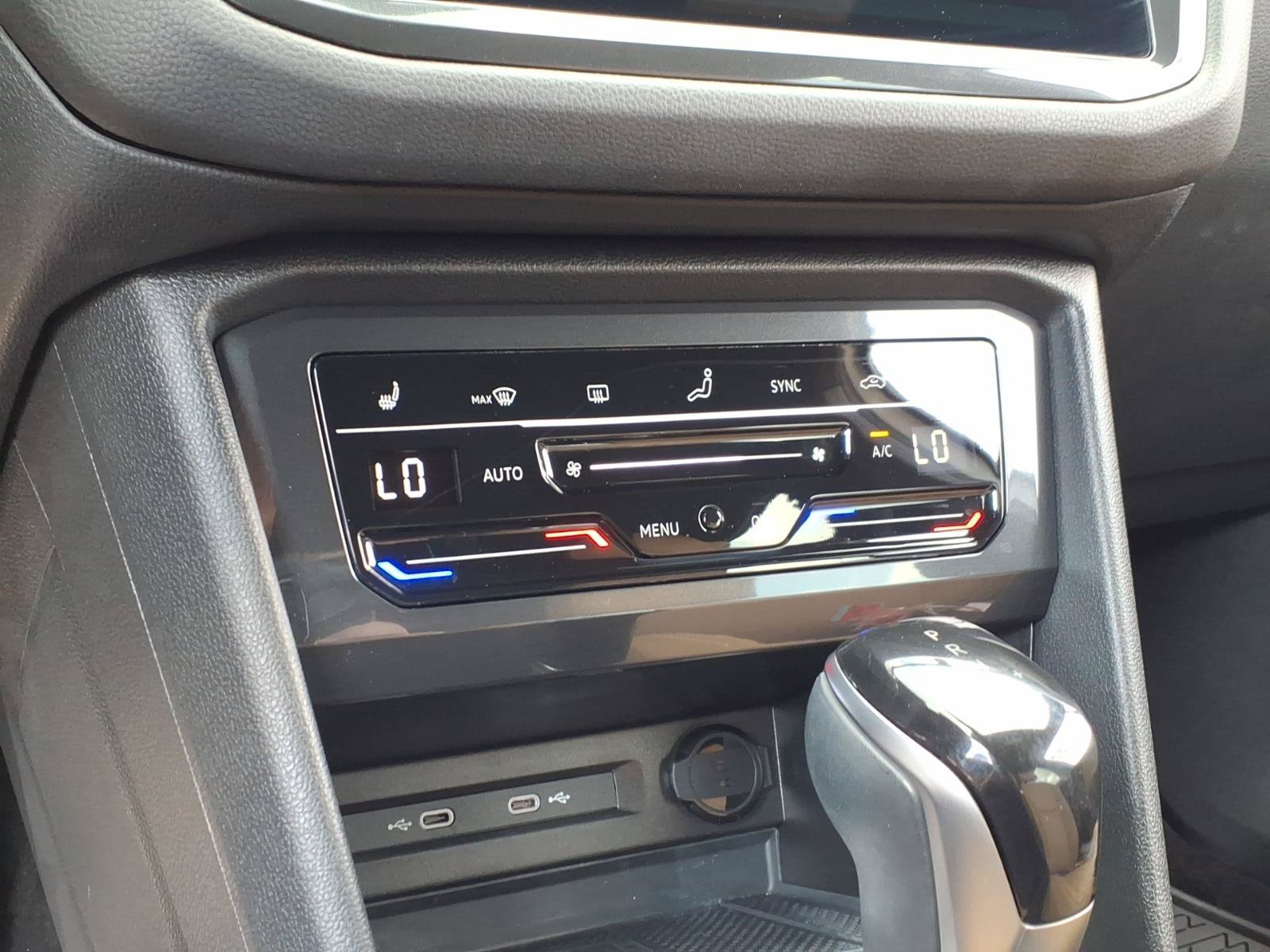 Used 2023 Volkswagen Tiguan SE FWD image 21