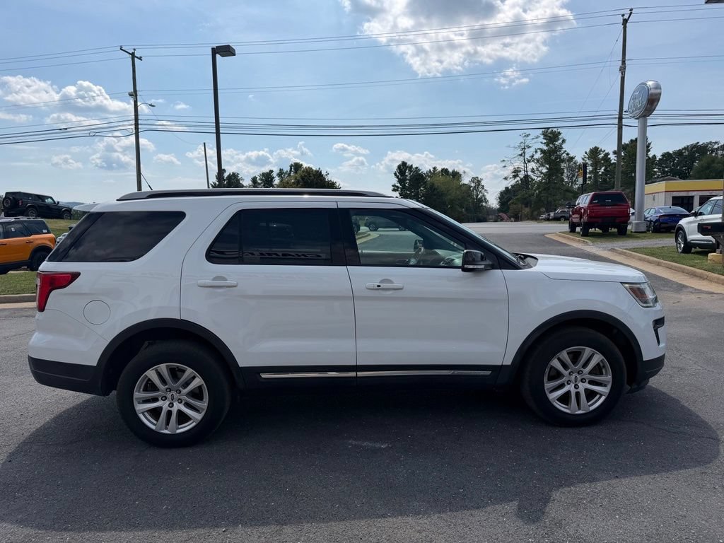 Used 2018 Ford Explorer XLT w/ Equipment Group 202A AWD/4WD image 5