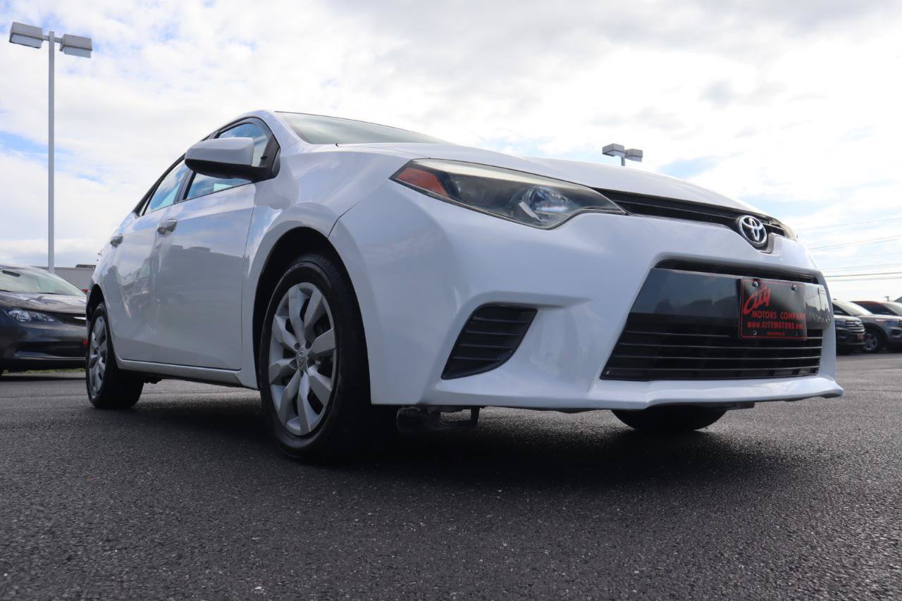 Used 2015 Toyota Corolla LE FWD image 17