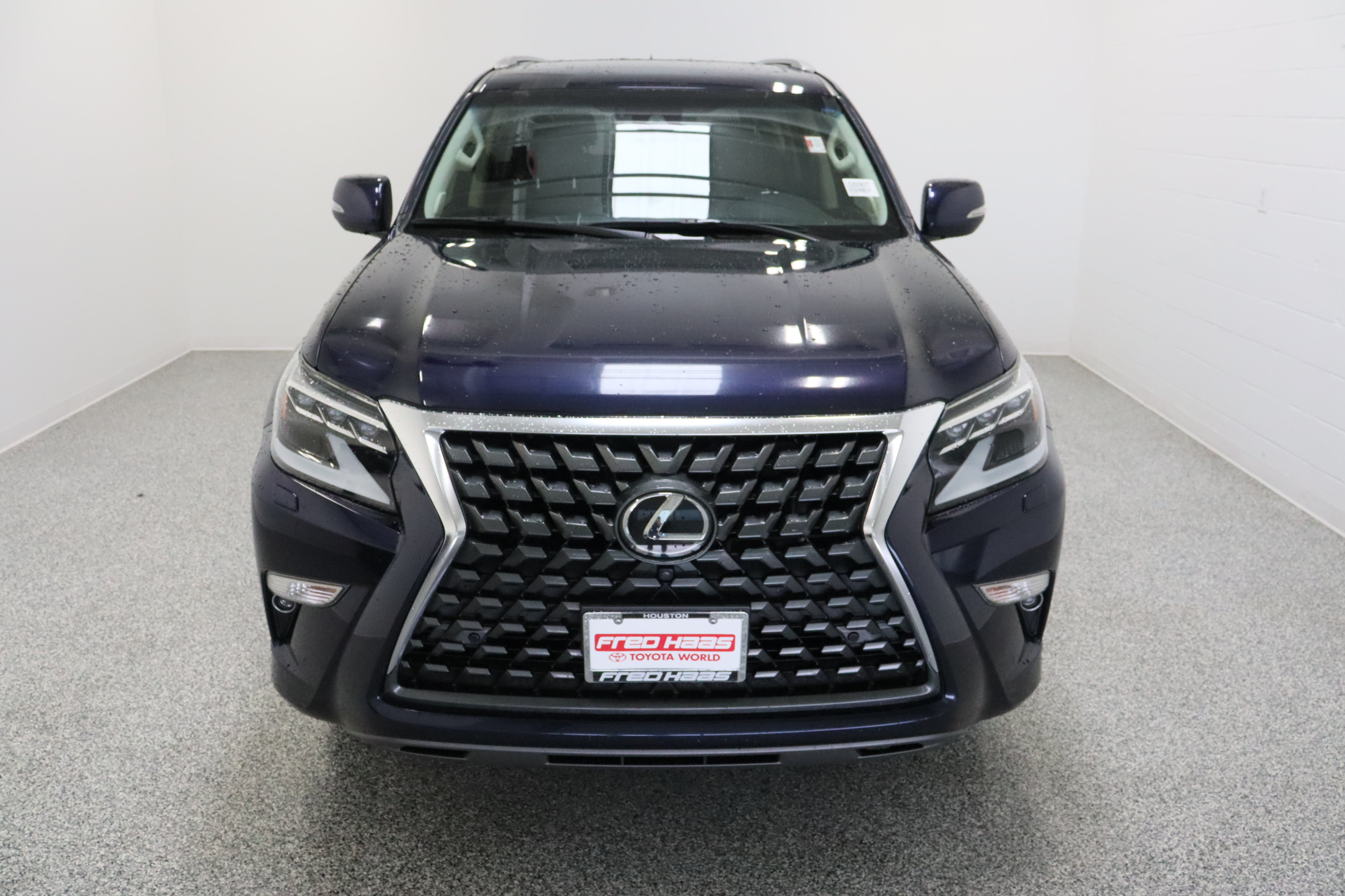 Used 2020 Lexus GX 460 Luxury w/ Accessory Package AWD/4WD image 3