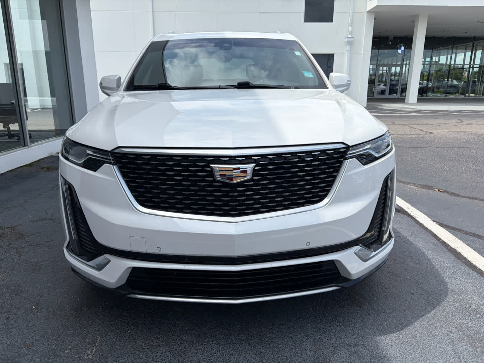 Used 2021 Cadillac XT6 Premium Luxury FWD image 2