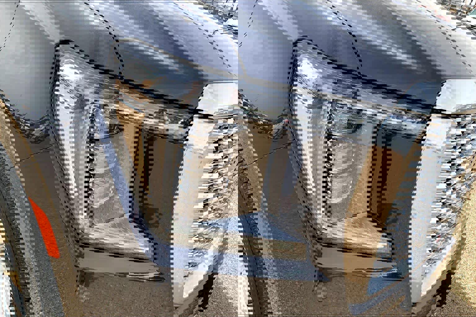 Used 2023 GMC Yukon XL Denali image 36