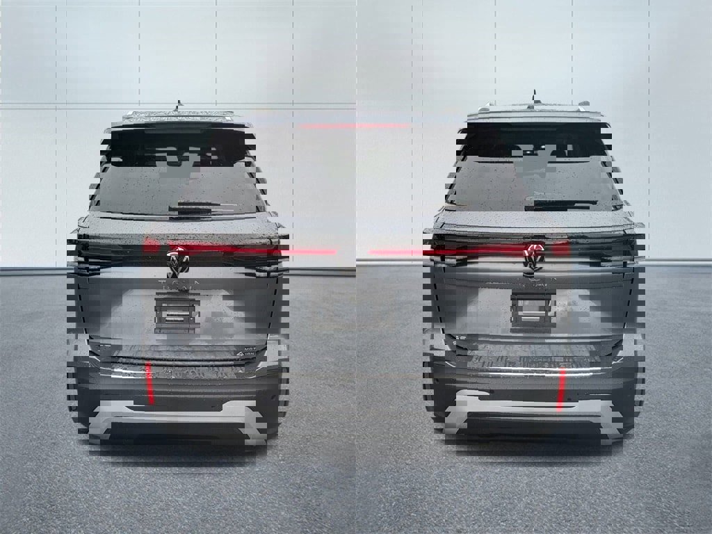 New 2025 Volkswagen Tiguan SE image 4