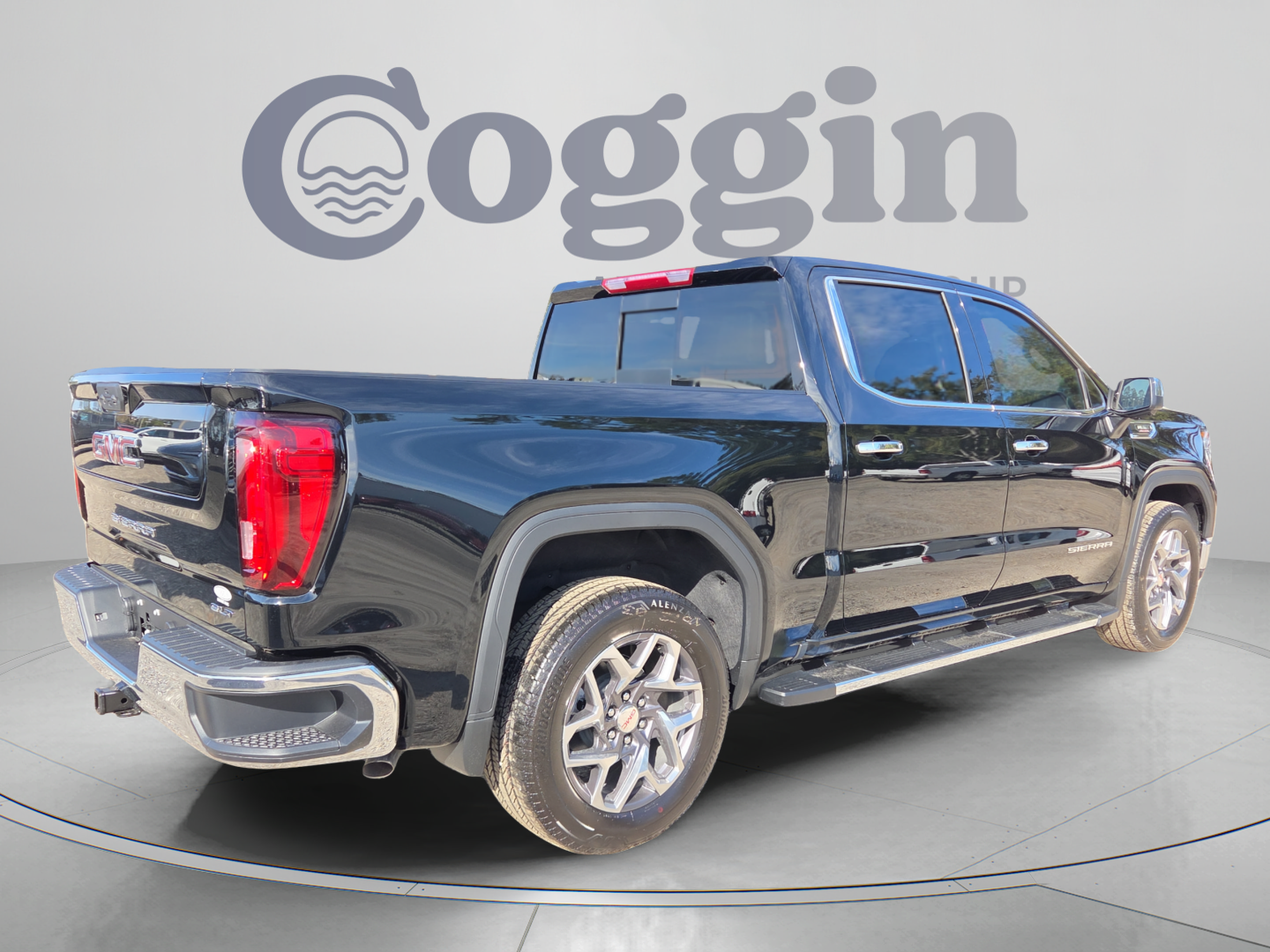 New 2026 GMC Sierra 1500 SLT w/ SLT Premium Package RWD image 11