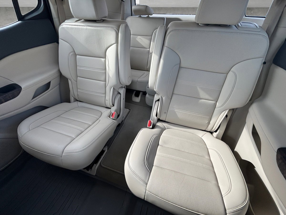 Used 2023 GMC Acadia Denali w/ Denali Ultimate Package image 24