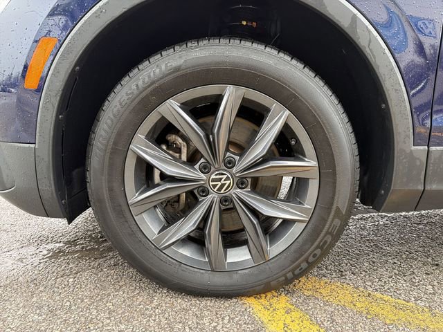 Used 2022 Volkswagen Tiguan SE image 12