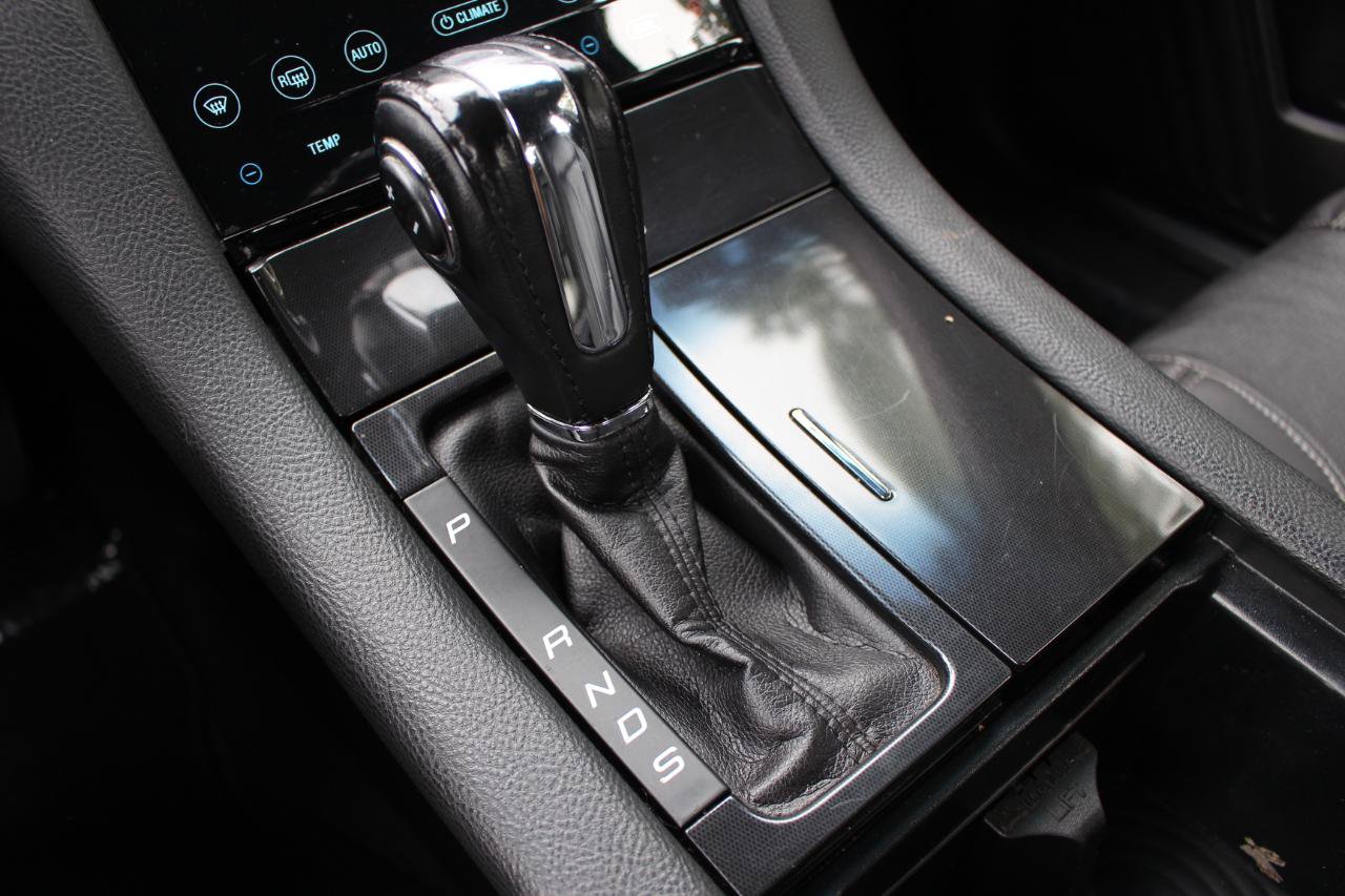 Used 2019 Ford Taurus Limited FWD image 28
