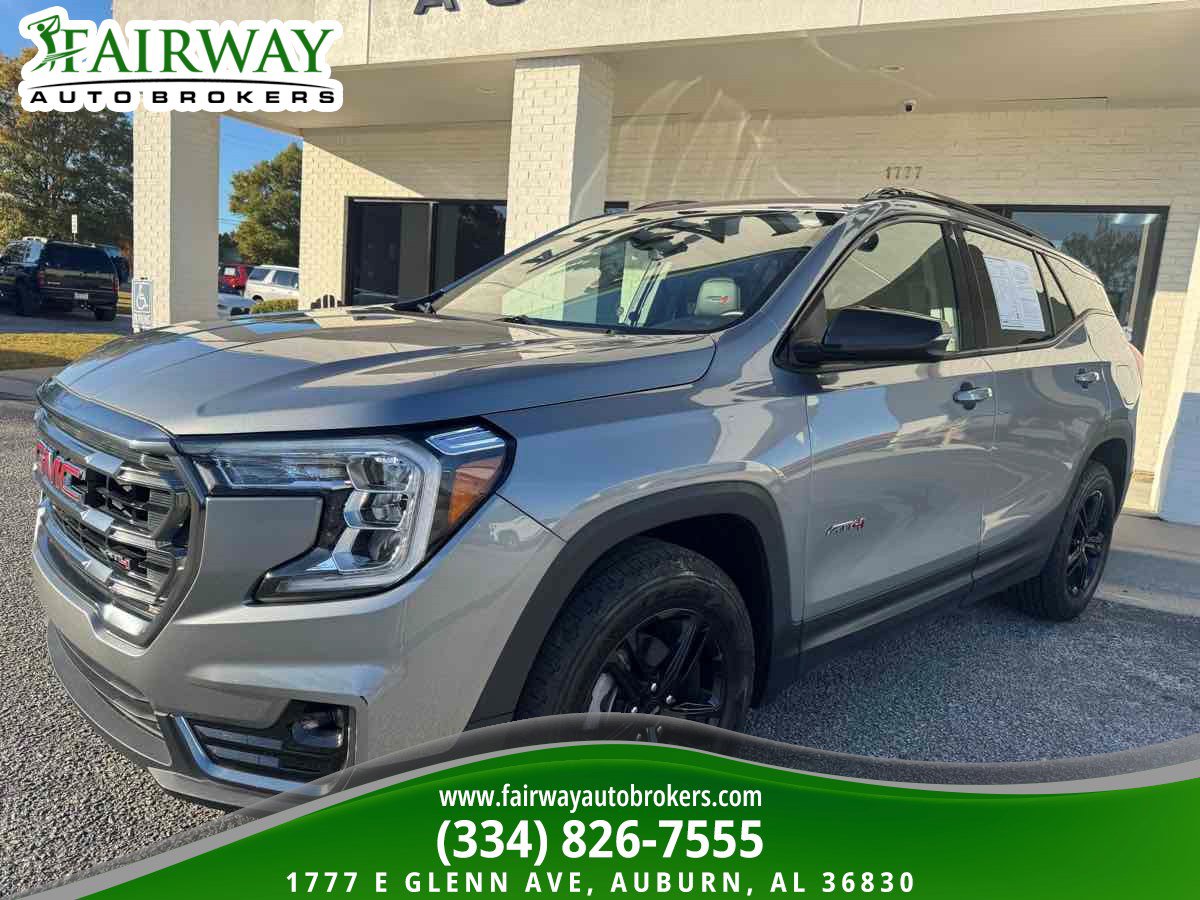 Used 2023 GMC Terrain AT4 AWD/4WD image 2