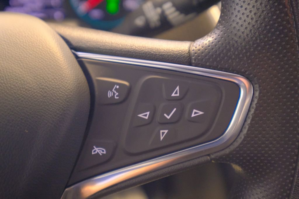 Used 2024 Chevrolet Malibu LT image 35