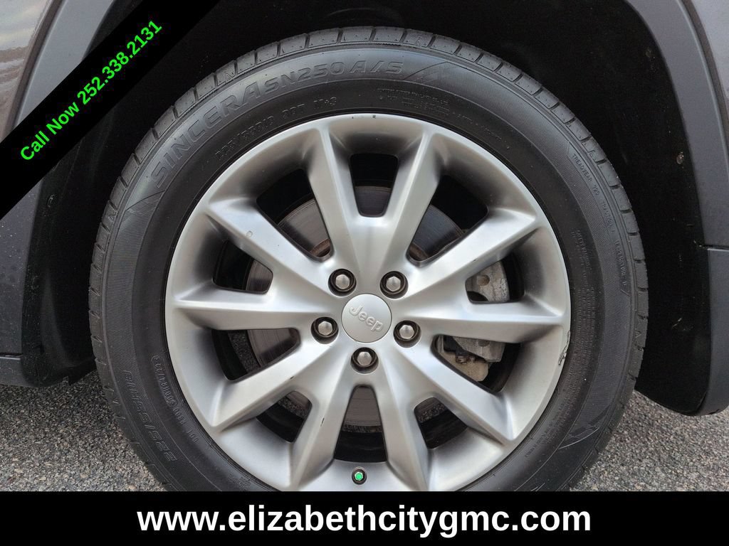 Used 2018 Jeep Cherokee Limited FWD image 12