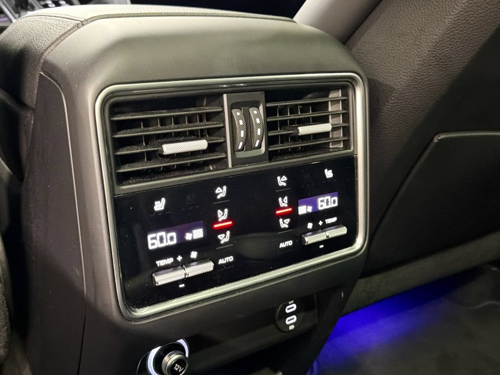 Certified 2020 Porsche Cayenne AWD/4WD image 27