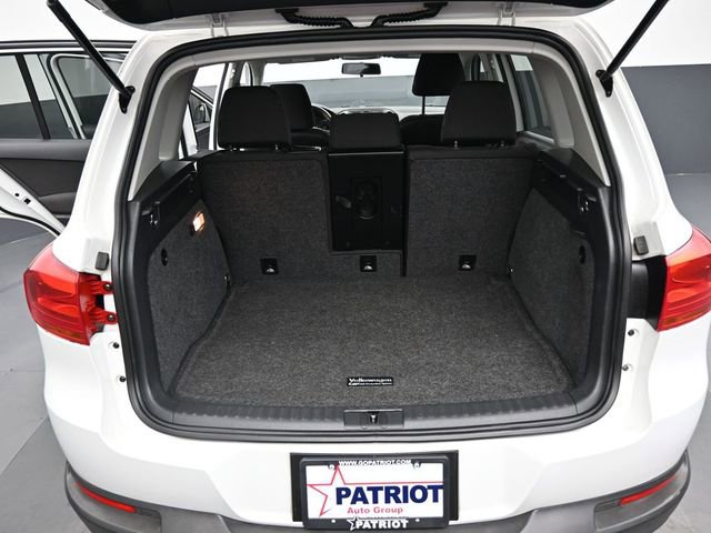 Used 2018 Volkswagen Tiguan Limited image 19