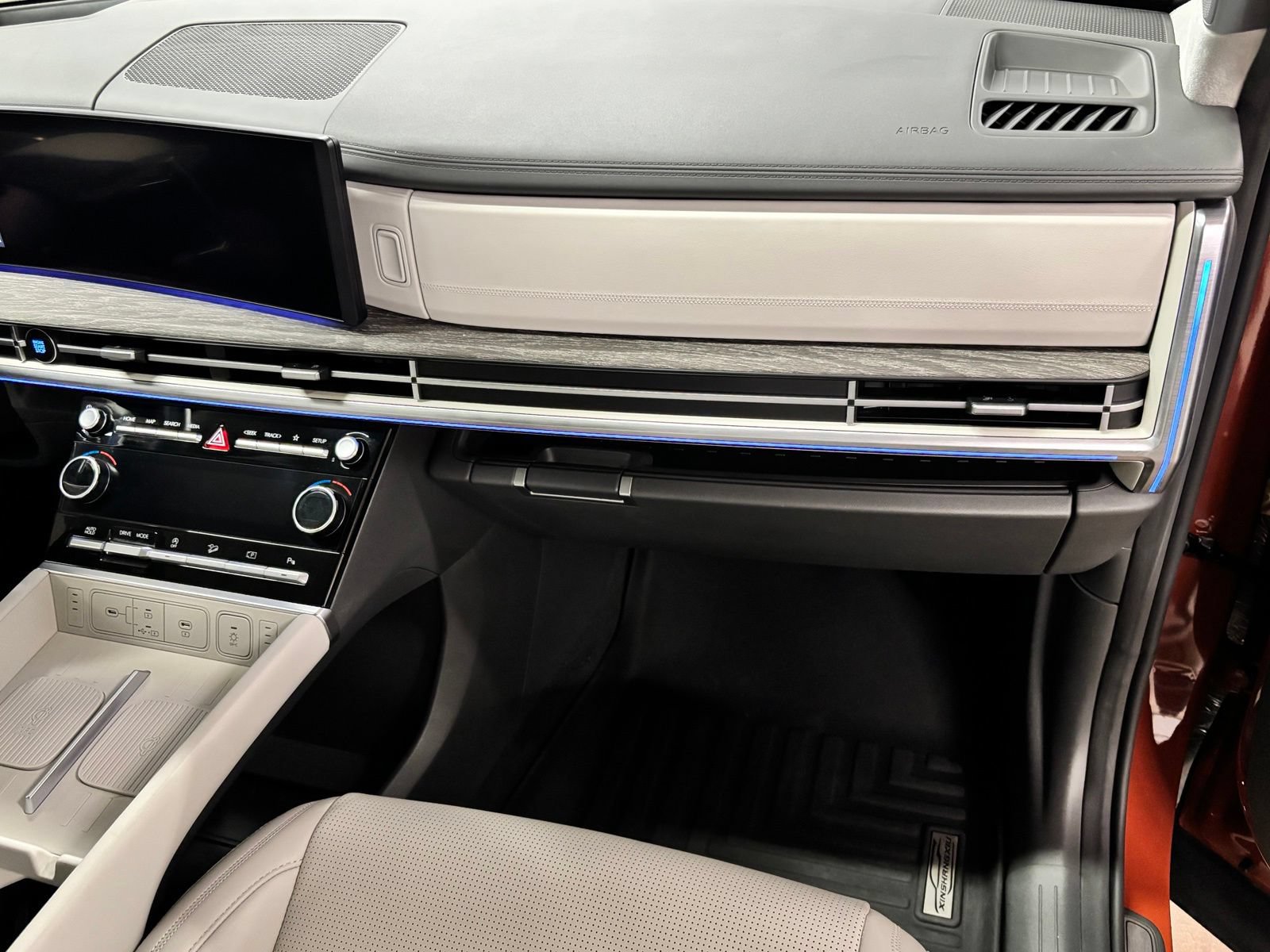 Certified 2024 Hyundai Santa Fe Calligraphy FWD image 21