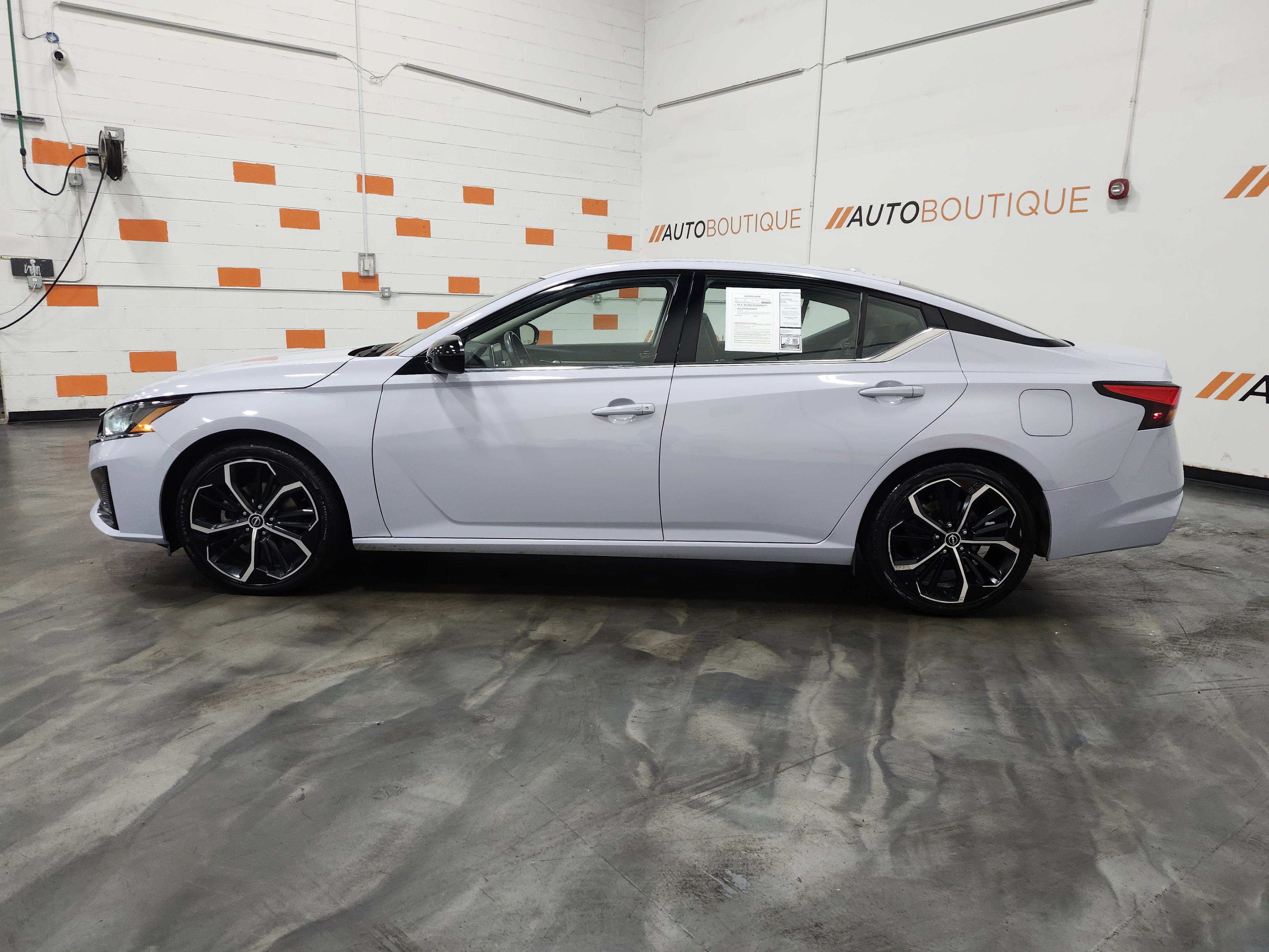 Used 2024 Nissan Altima 2.5 SR image 7