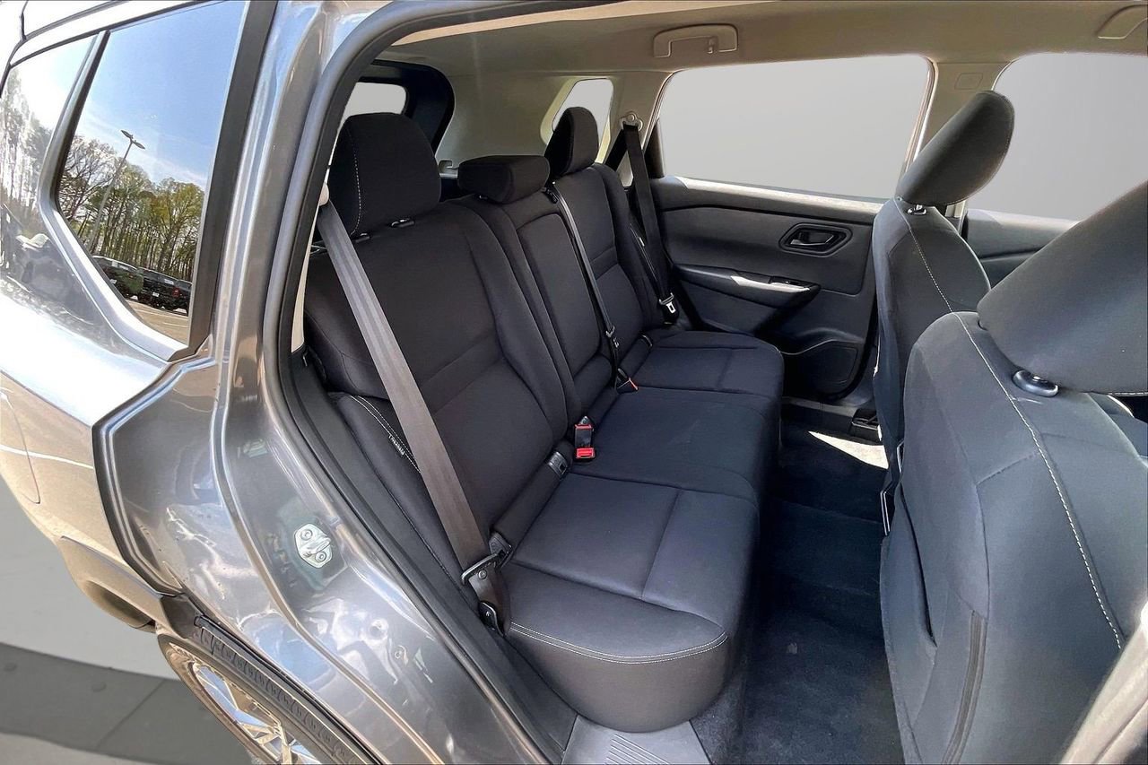 Used 2024 Nissan Rogue S image 24