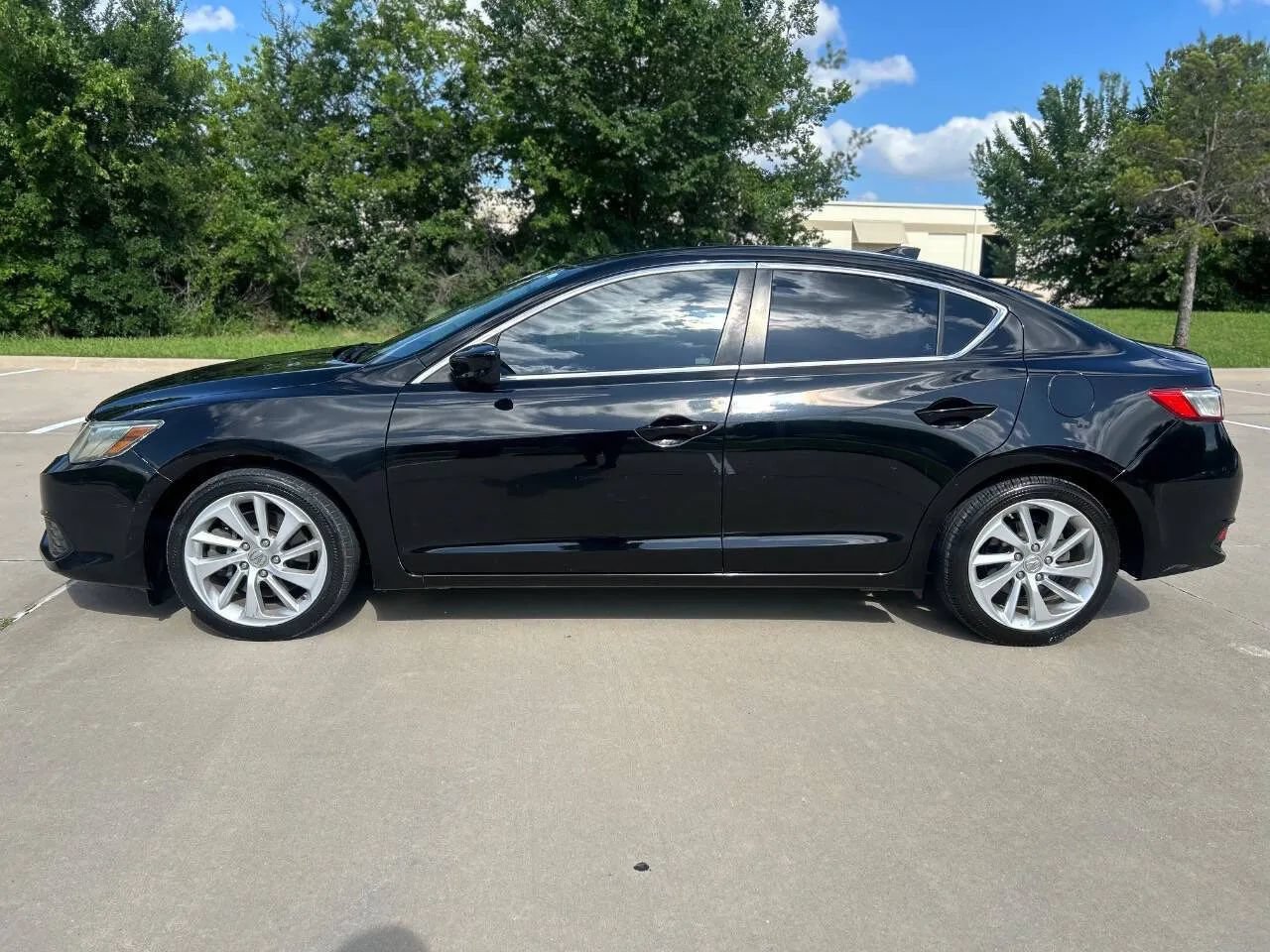 Used 2016 Acura ILX FWD image 9