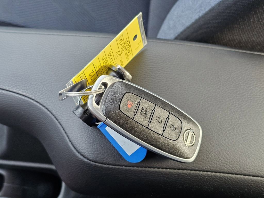 New 2025 Nissan Versa SV image 27