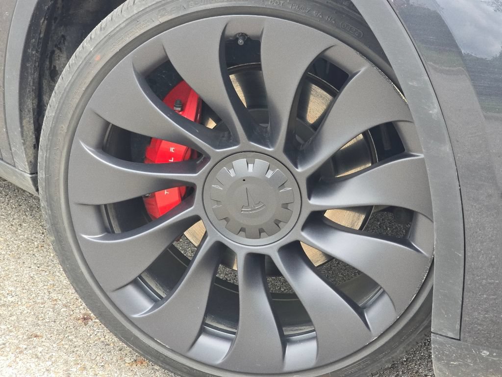 Used 2024 Tesla Model Y Performance AWD/4WD image 8