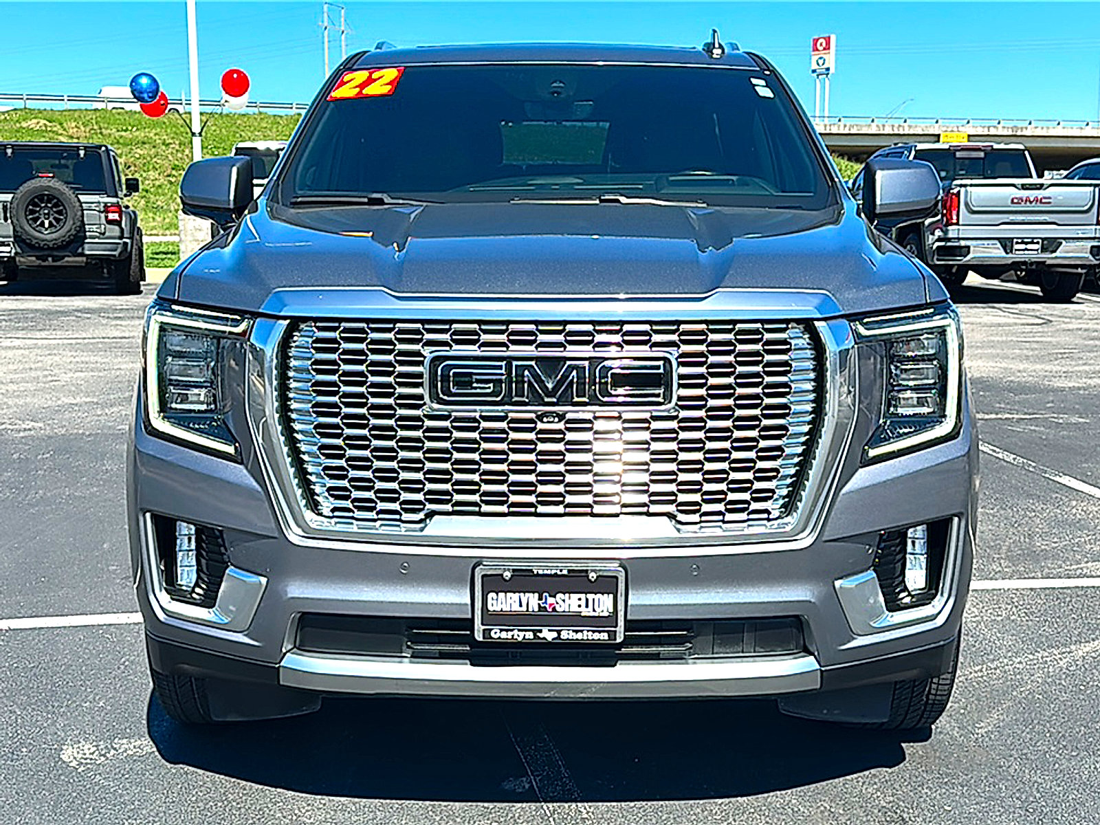Used 2022 GMC Yukon Denali w/ Denali Premium Package image 11