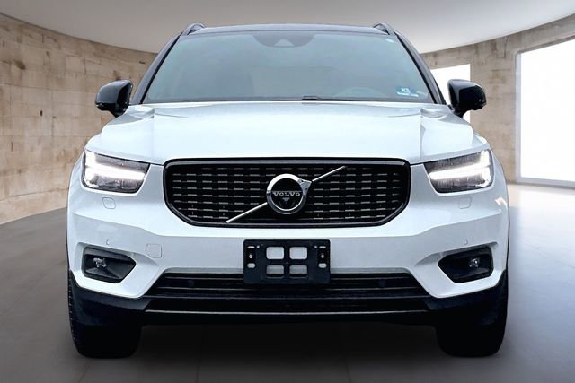 Used 2020 Volvo XC40 T5 R-Design w/ Protection Package image 2