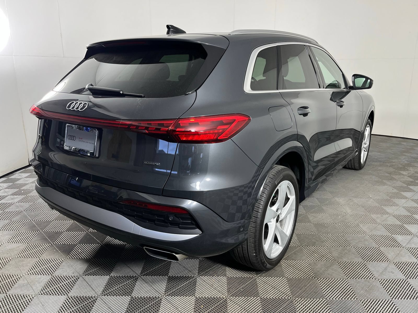 Used 2025 Audi Q5 Premium Plus w/ Premium Plus AWD/4WD image 8