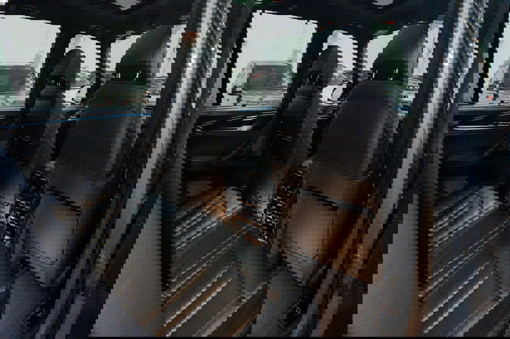 Used 2018 BMW X5 xDrive50i w/ M Sport Package image 37