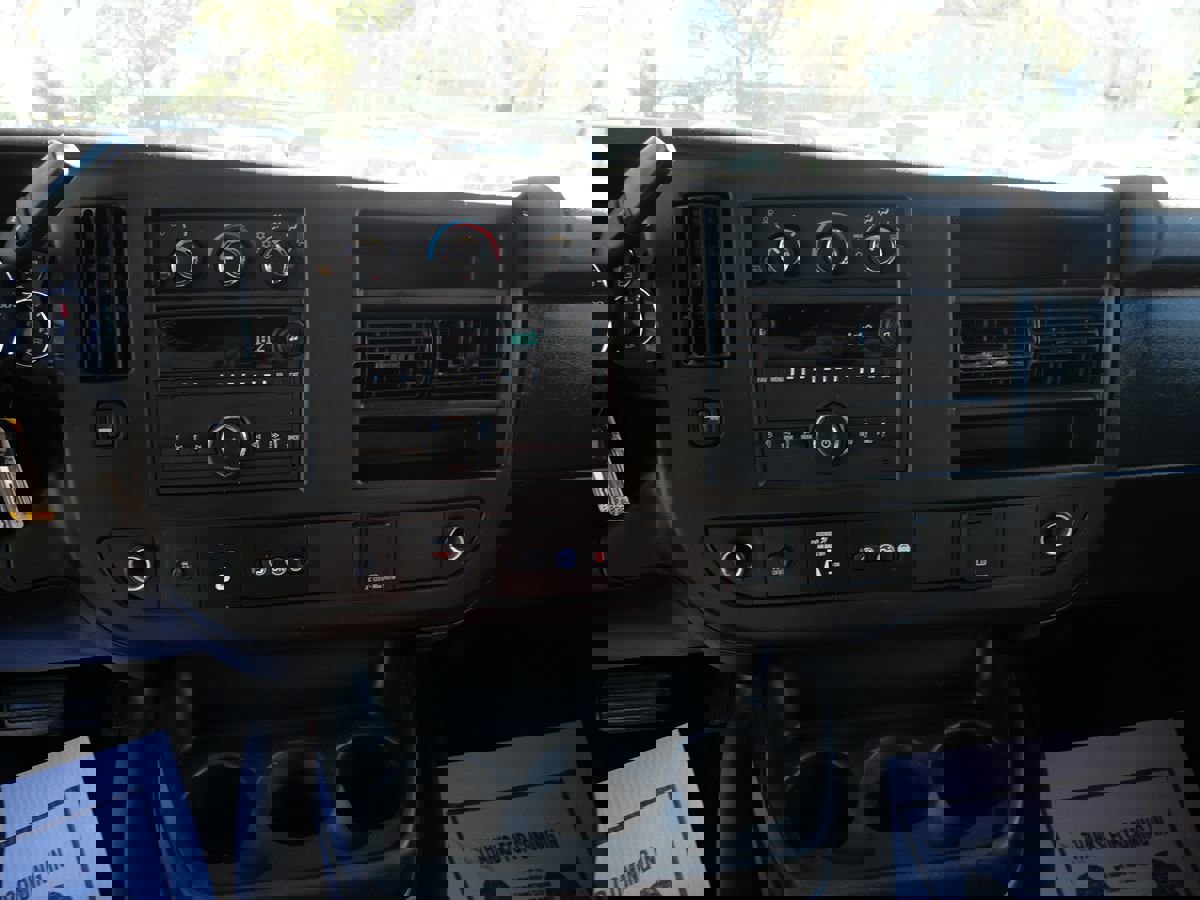 Used 2021 GMC Savana 2500 w/ Driver Convenience Package image 12