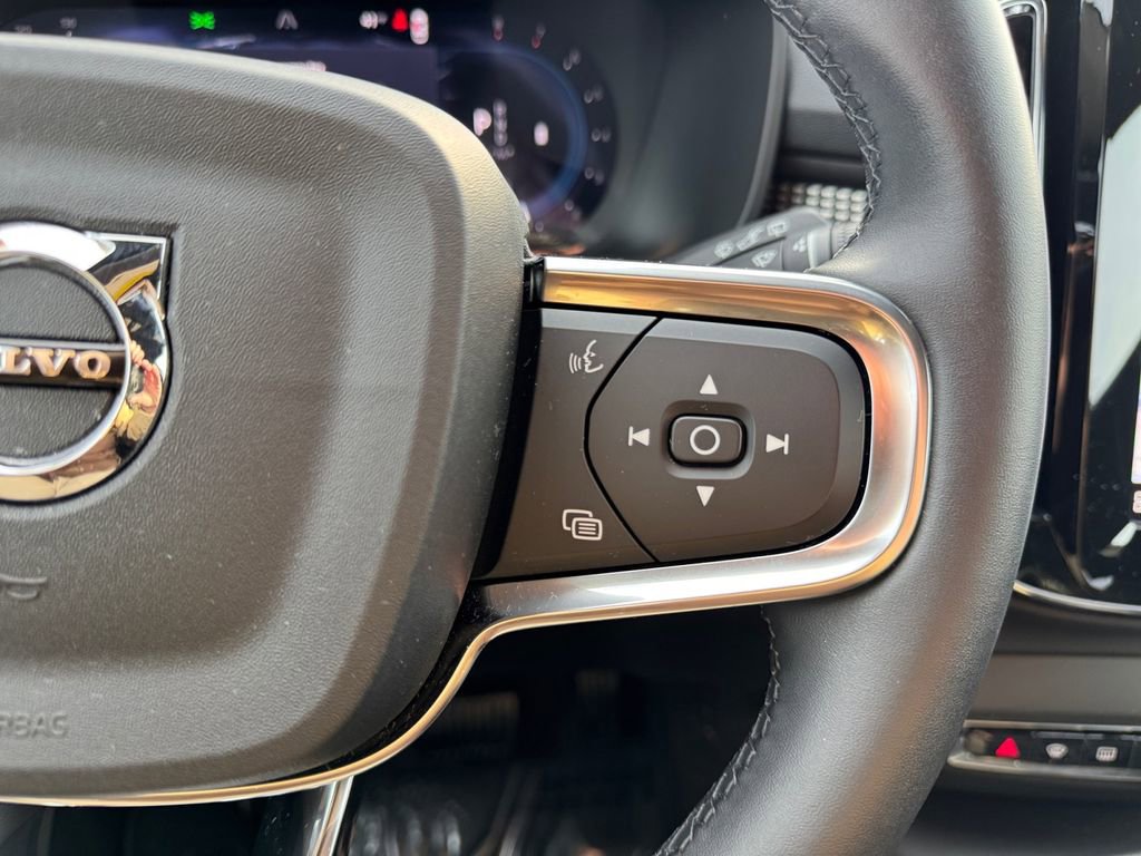 Certified 2025 Volvo XC40 B5 Plus image 14