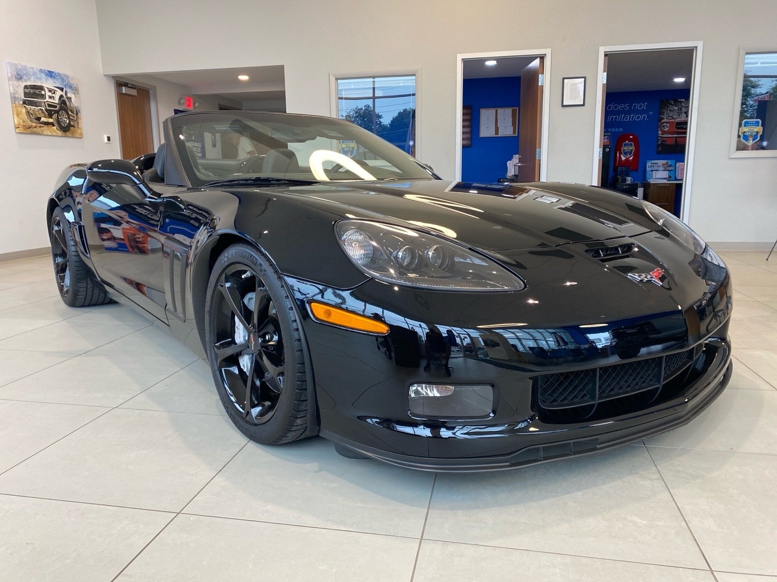 Used 2013 Chevrolet Corvette Grand Sport w/ 3LT Preferred Equipment Group RWD image 8