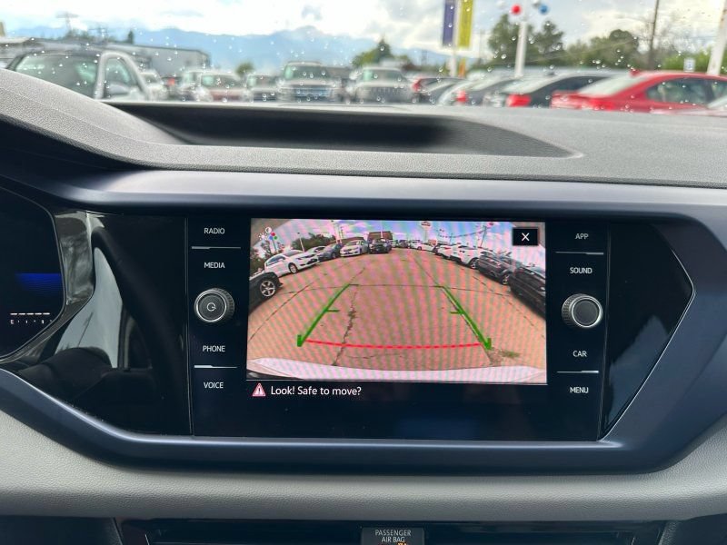 Used 2022 Volkswagen Taos SE w/ Panoramic Sunroof Package AWD/4WD image 28