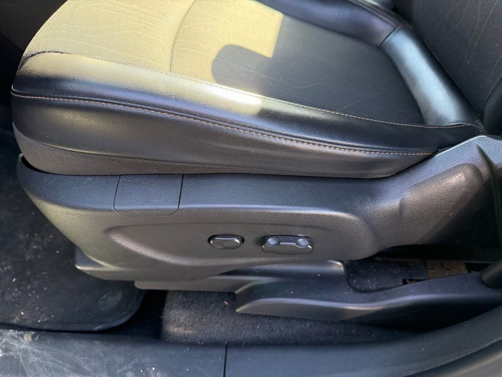 Used 2020 Chevrolet Trax LT w/ Driver Confidence Package FWD image 11
